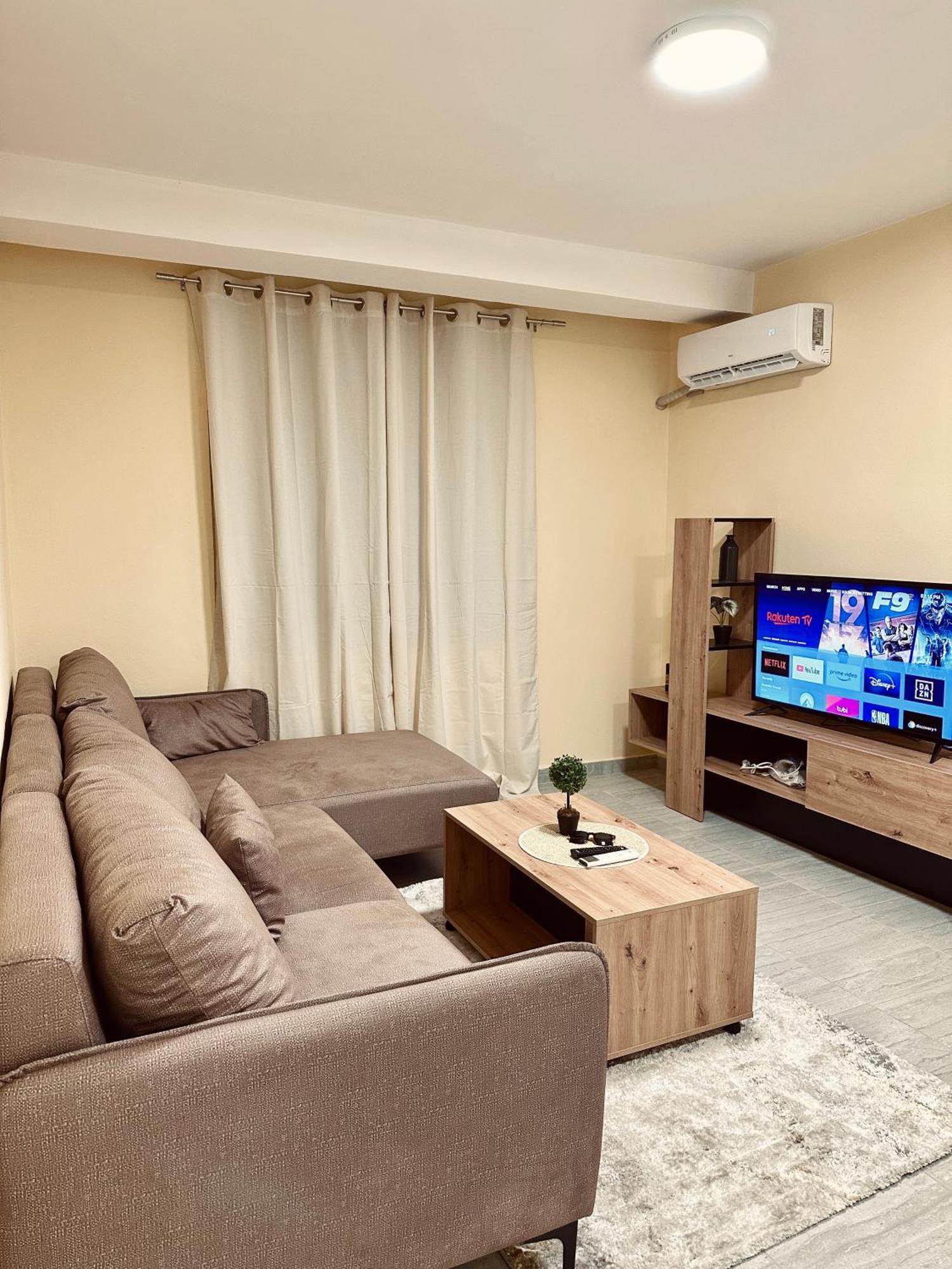 Urban Apartment In Blloku Tirana Exterior foto